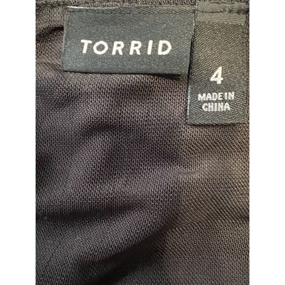 Torrid‎ Women Top 4 Black Blouse  V Neck Elastic Waisr Sleeveless - Picture 8 of 8